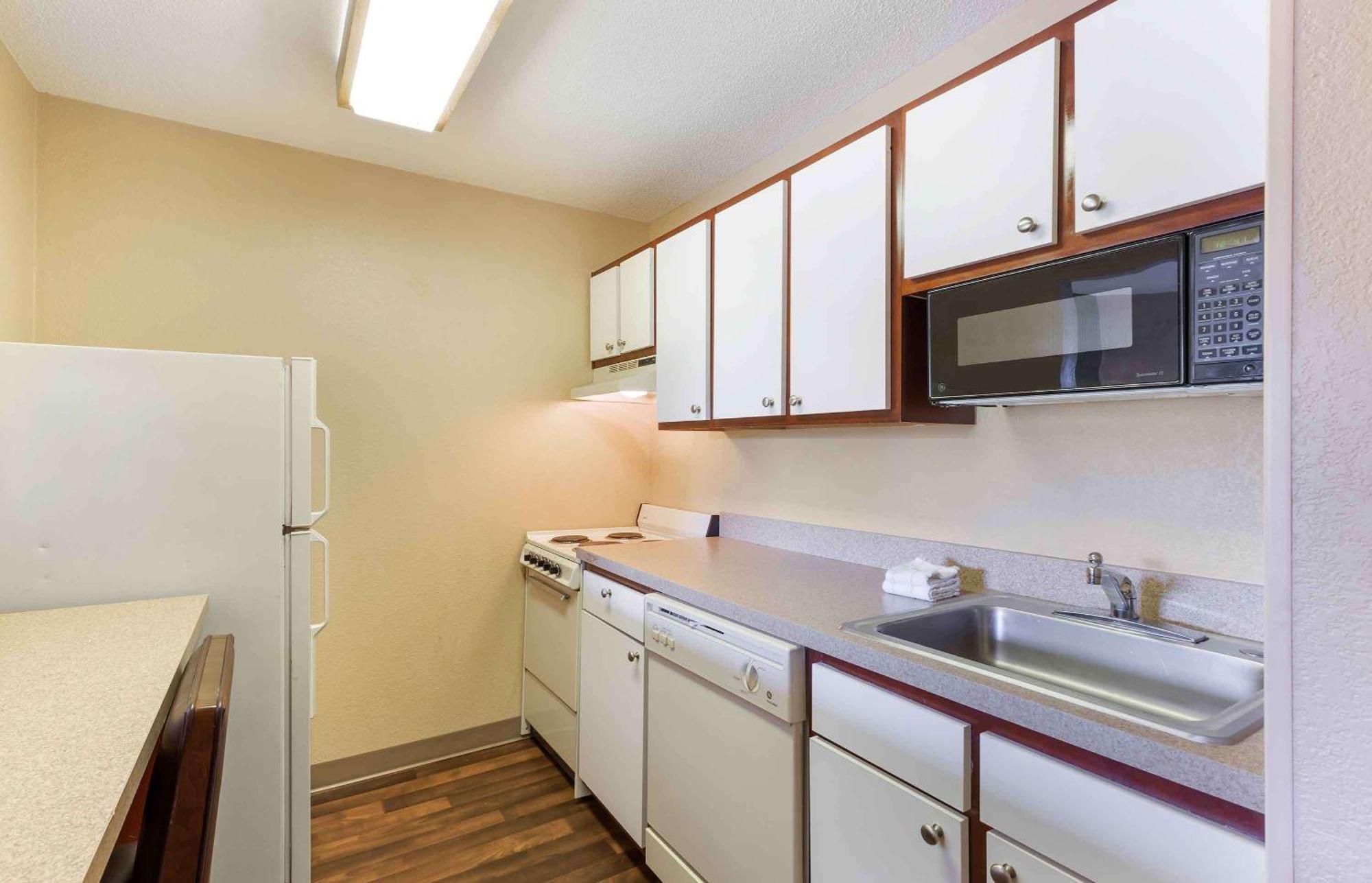 Extended Stay America Select Suites - Raleigh - Cary - Regency Parkway South Экстерьер фото