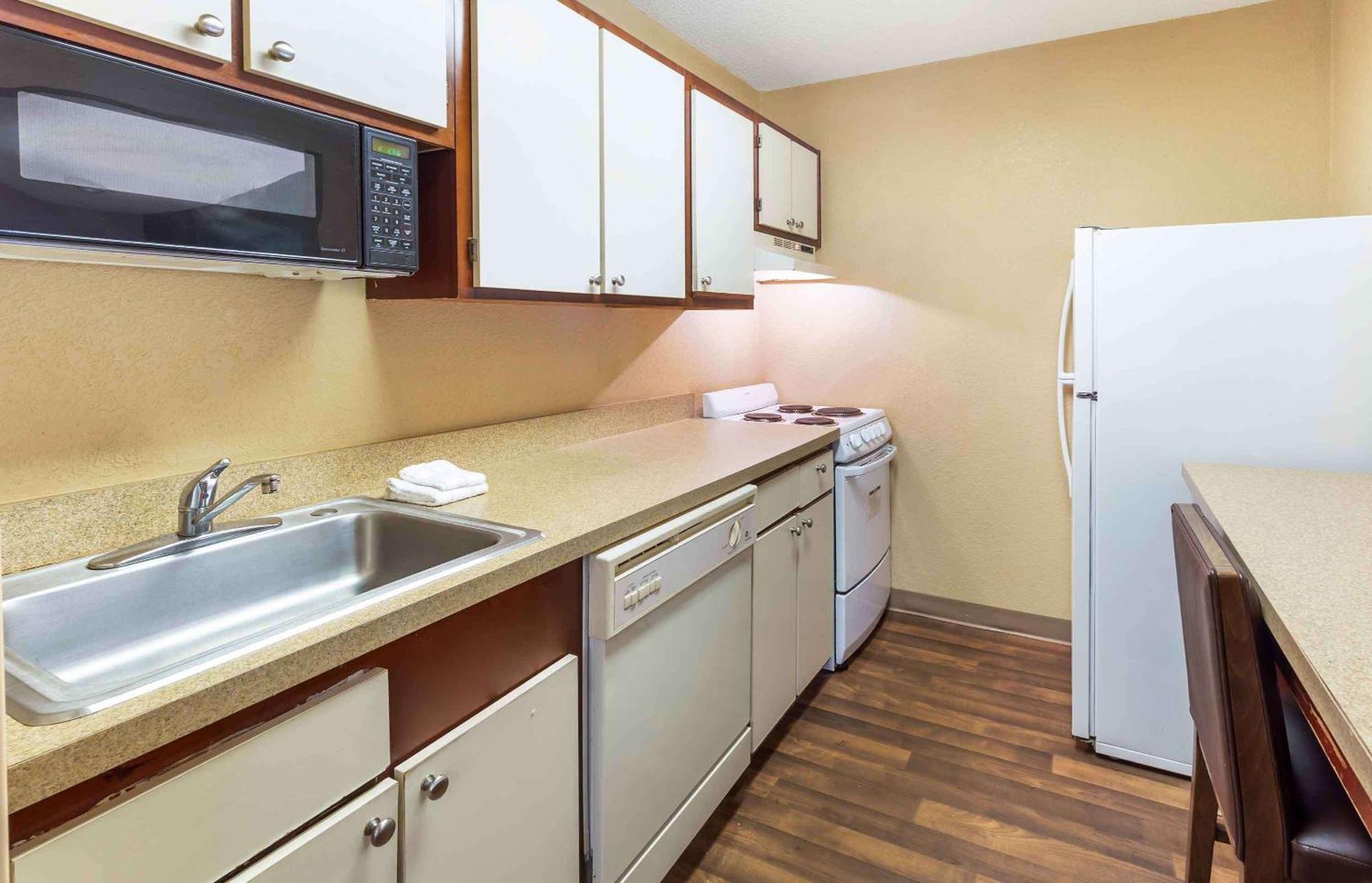 Extended Stay America Select Suites - Raleigh - Cary - Regency Parkway South Экстерьер фото