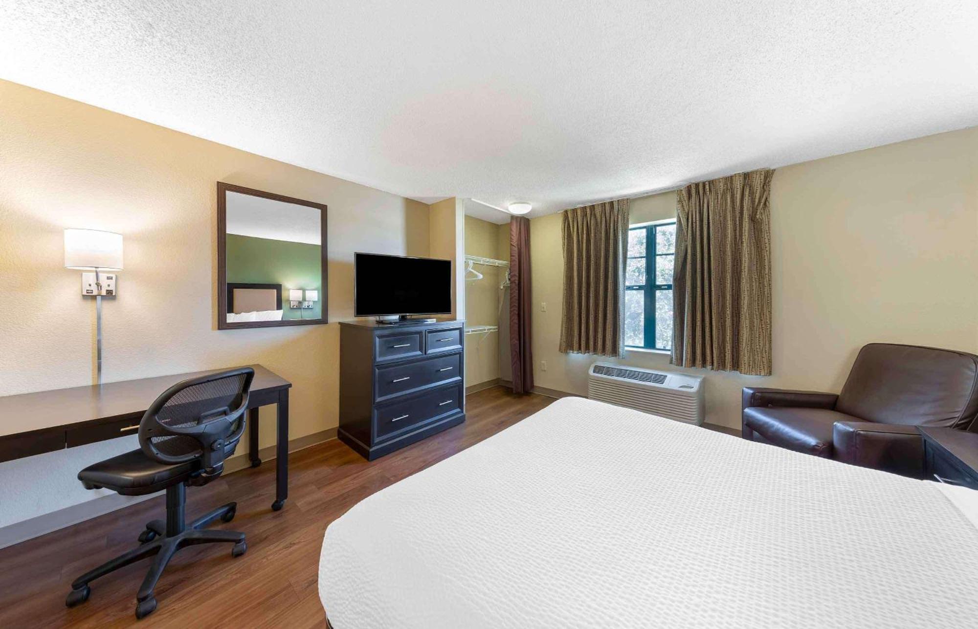 Extended Stay America Select Suites - Raleigh - Cary - Regency Parkway South Экстерьер фото
