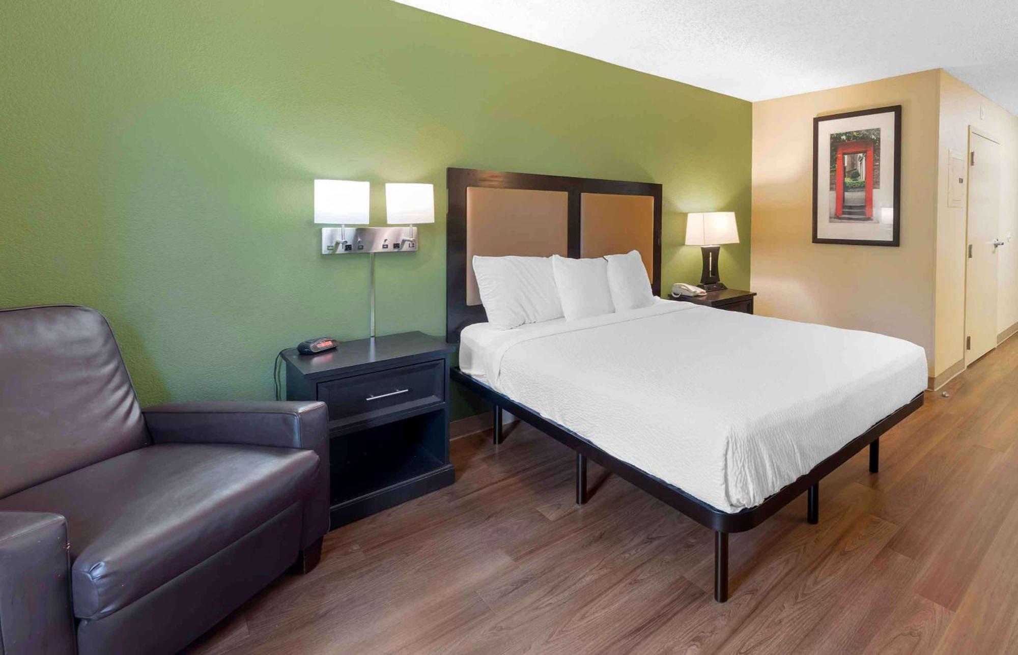 Extended Stay America Select Suites - Raleigh - Cary - Regency Parkway South Экстерьер фото